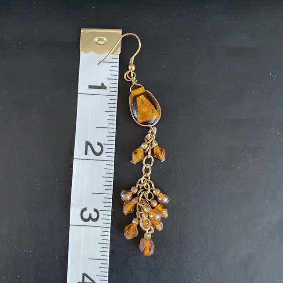 Amber coloured dangly earrings - Picture 5 of 5